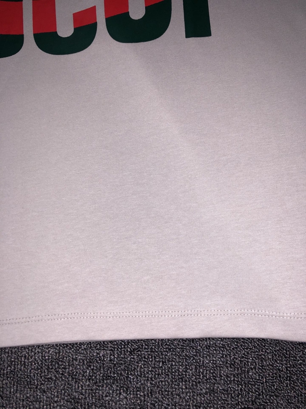 ブランドTシャツ角部分ディテール